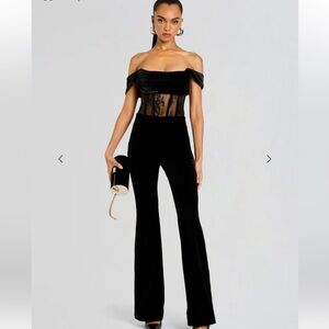 NWT LENI JUMPSUIT
Retrofête